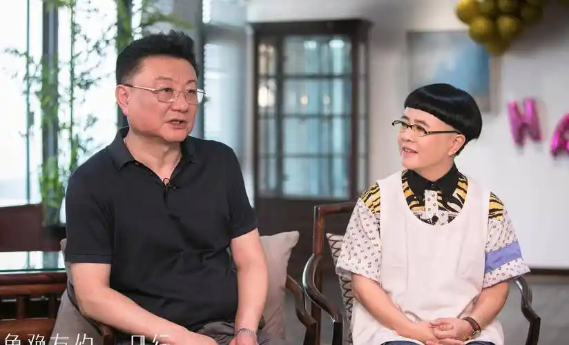 金龟子女儿晒全家福官宣生产,幸福落泪,公开宝宝正脸五