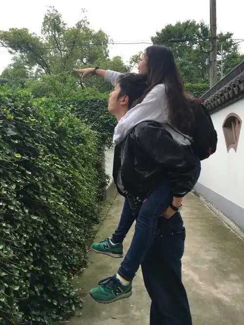 160cm和190cm的情侣身高差是什么样的体验呢?