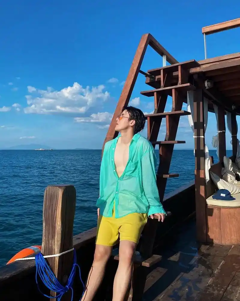 还是91男人帅,耐看……#一起看海 #蓝色治愈系 #海边的风 - 抖音