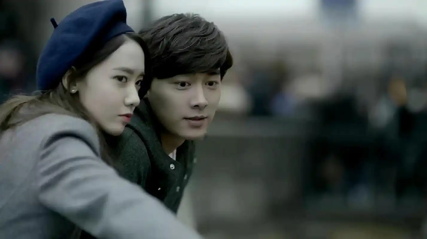 李易峰6张亲密的合照,图2好养眼,图5情侣装,图6太亲密了!