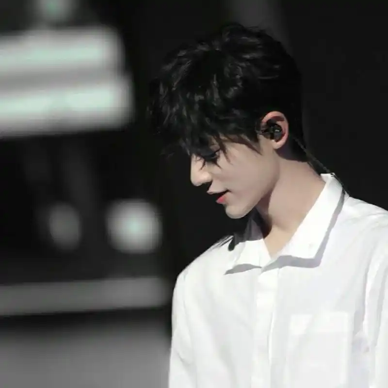 肖战白色衬衫合集,太帅了!