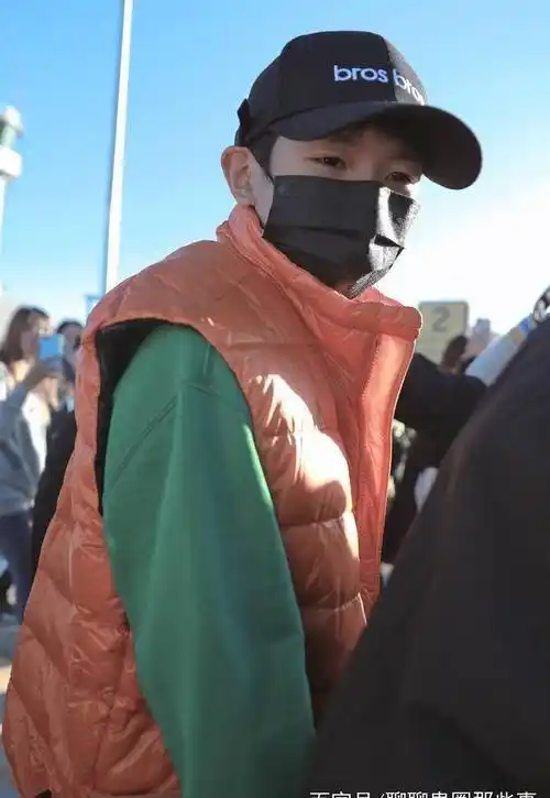 《哈哈农夫》嘉宾在海拔最高机场打卡,杨超越直言像在参加总决赛_王源