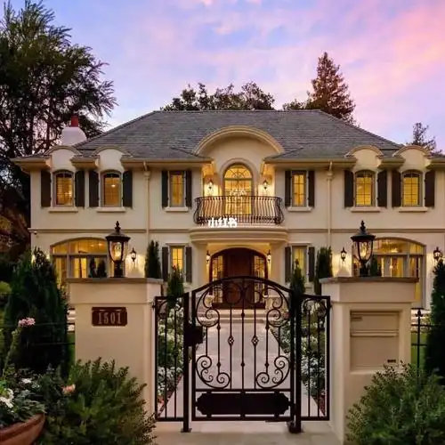 海南独栋别墅出售,建面589平花园500