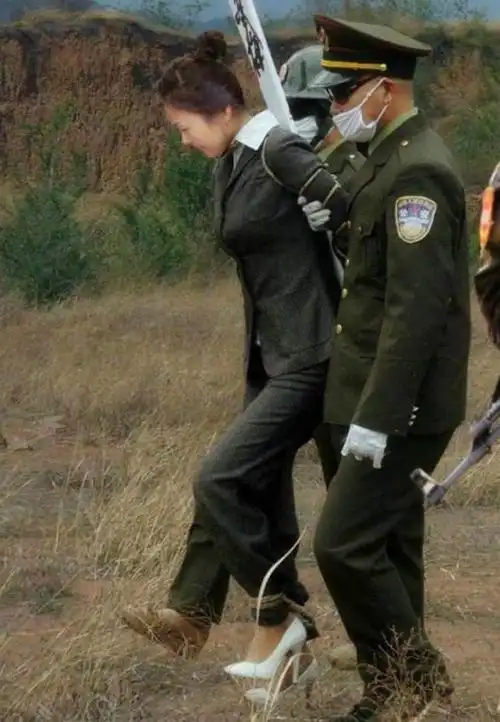 枪毙死刑犯用的是什么武器为什么死刑犯被枪毙还得自己掏钱