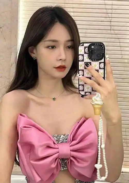 34岁沈梦辰近照曝光,脸僵鼻子怪,越来越像蔡明感谢您的阅读与_网友