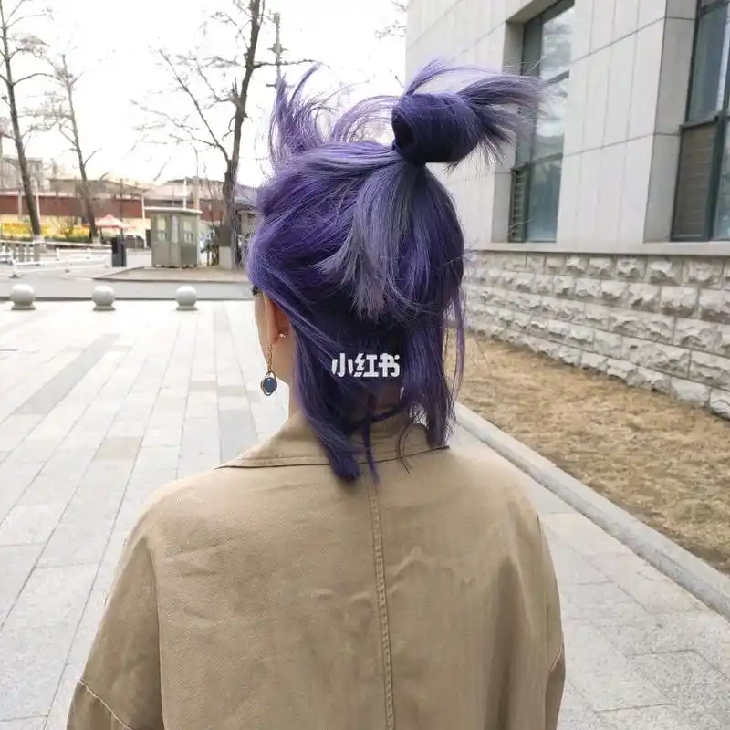 染了个紫毛,真的真的巨显白 我自己不觉得杀马特,巨显白,而且应该是