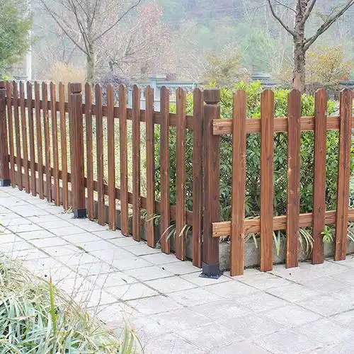 防腐木围栏