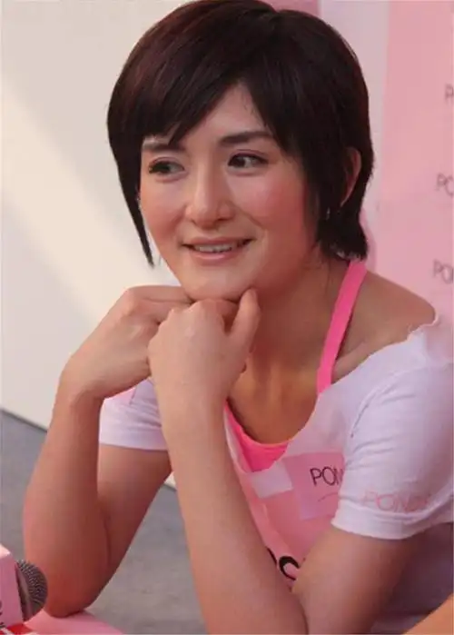 原创谢娜14年前的旧照流出,和现在判若两人,网友:犹如40岁大妈