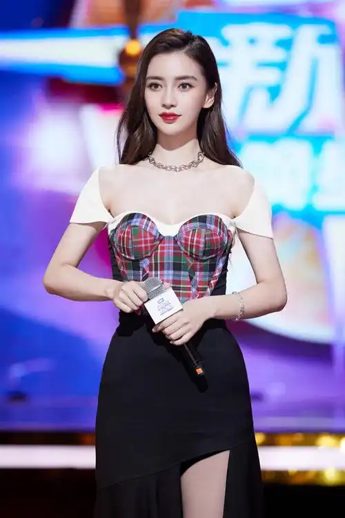 杨颖胸部有多大图片(angelababy不愧是顶流) - 赤虎壹号