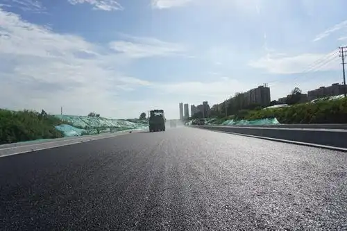 南部新城项目部脚踩火炉保节点