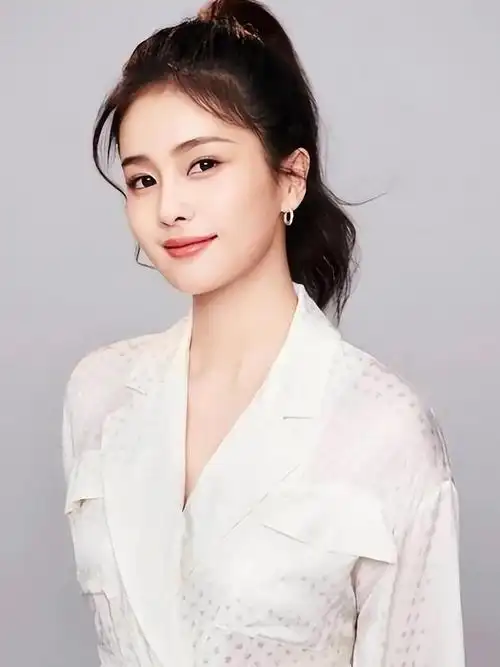 白鹿美艳写真灵巧娇艳美艳动人