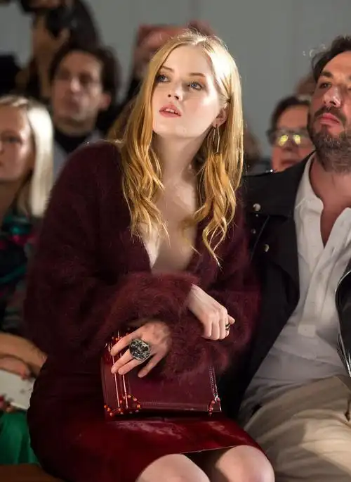 艾丽·巴姆博英文名称:ellie bamber类别:明星类型:明星标签:演员时间