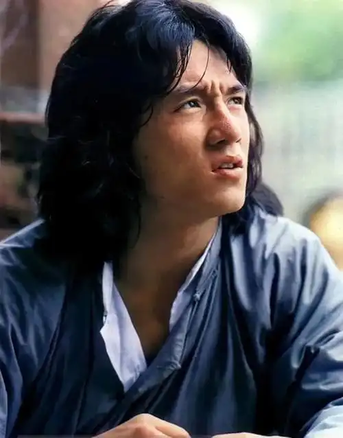 40年前,香港第一部票房过千万的大片,成龙一个镜头ng120次