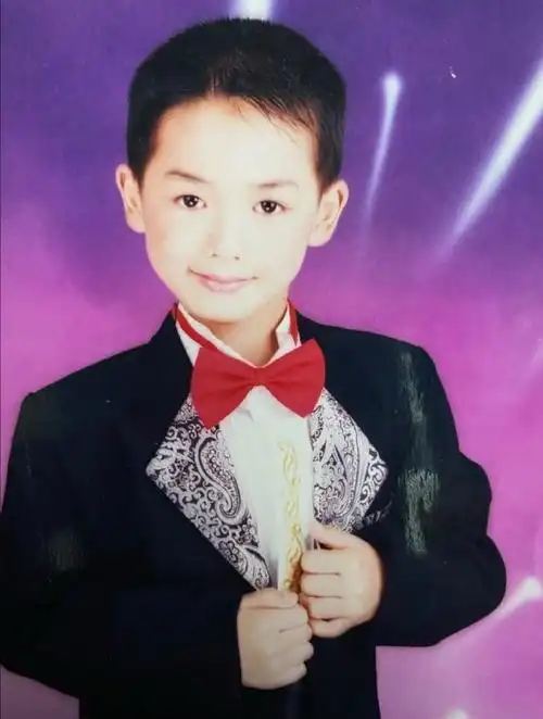 分享theo朱正廷 的@绿洲动态:#童年的回忆#哈哈哈哈哈哈哈哈在家整理