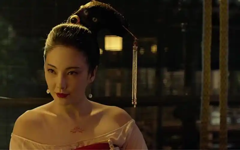 电影中张雨绮五大性感场面,身材性感火辣却被邓超甩,网友:你不要给我