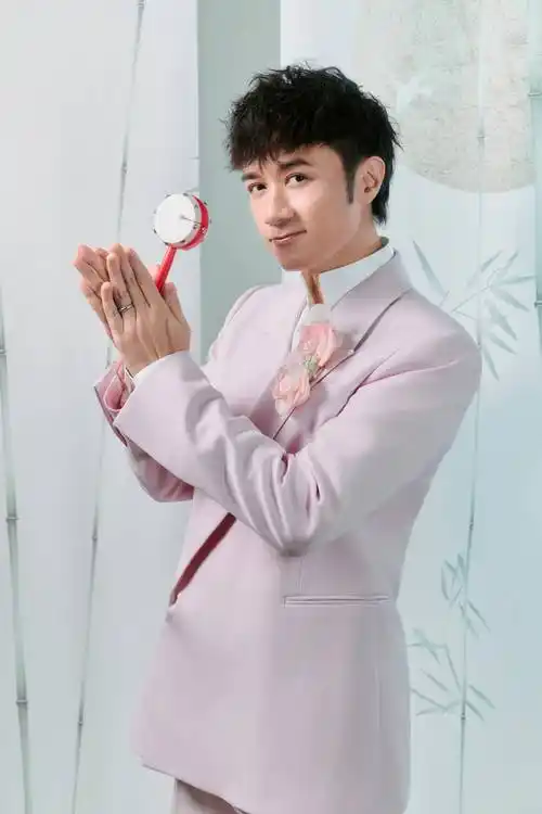 古巨基亮相2024年春节联欢晚会《礼序》道尽中华魅力_舞台_苏有朋