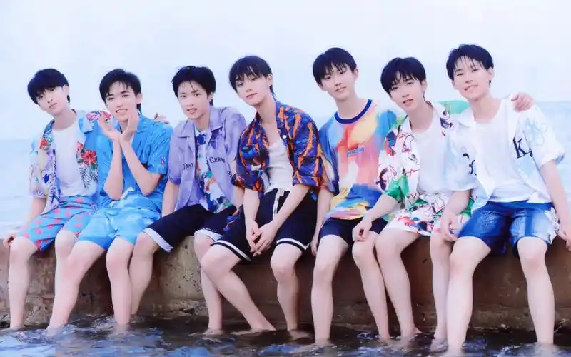 【tnt时代少年团】全新系列专辑《乌托邦少年 i 61 朱雀》—《傻瓜