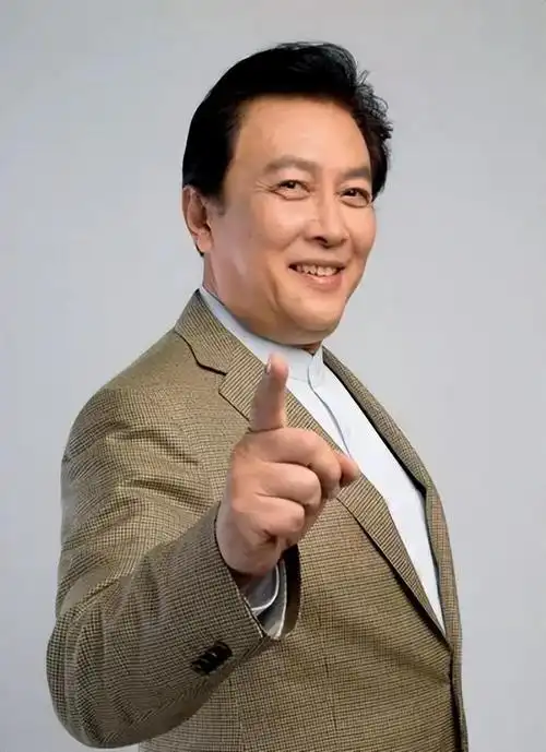 唐国强家人相继离世如今71岁的我不敢老去还有老母亲要照顾