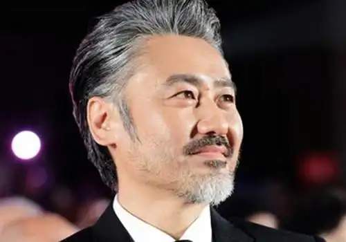 传统面相学认为,男人的胡须代表五十岁到晚年的运程,关系到晚运,可以