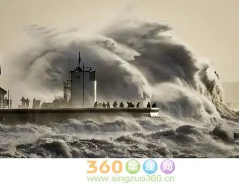 女人梦见发洪水逃生成功 - 周公解梦