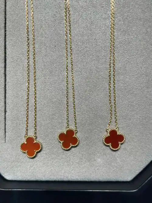 vca红色四叶草项链