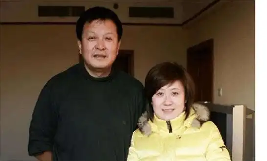 64岁倪萍先后有过4任男友,再看看现任丈夫,简直就是天差地别