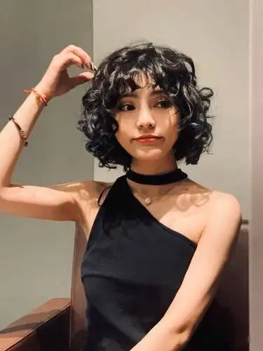 2021冬天你就差一款慵懒法式蛋卷烫