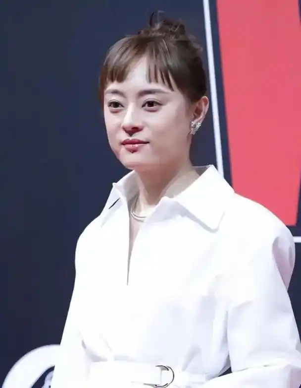 41岁的孙俪面部憔悴,老态尽显,网友猜测与老公邓超有关_腾讯新闻