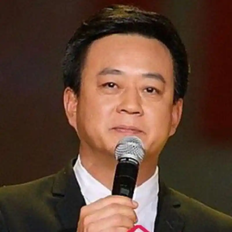 朱军照片(微博)