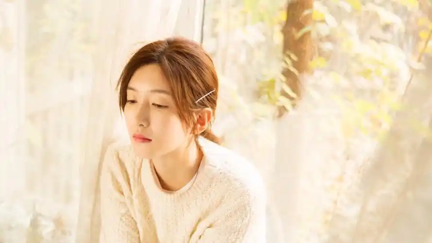 江疏影暖阳温柔写真桌面壁纸