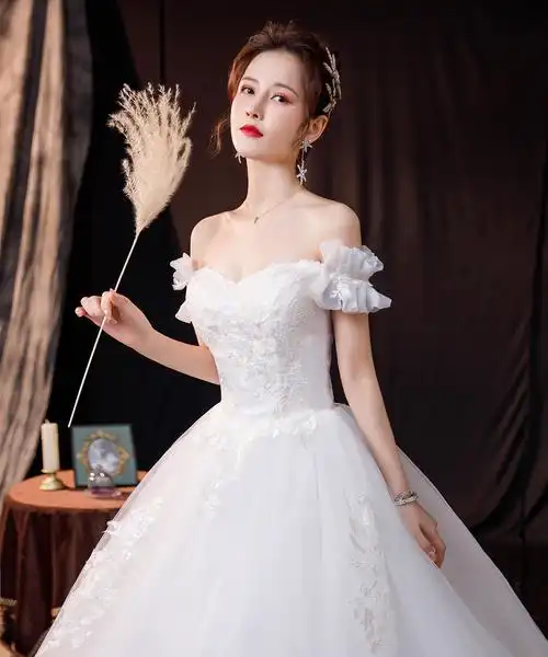 婚纱气质轻奢一字肩轻2022新款主婚新娘遮臂婚纱