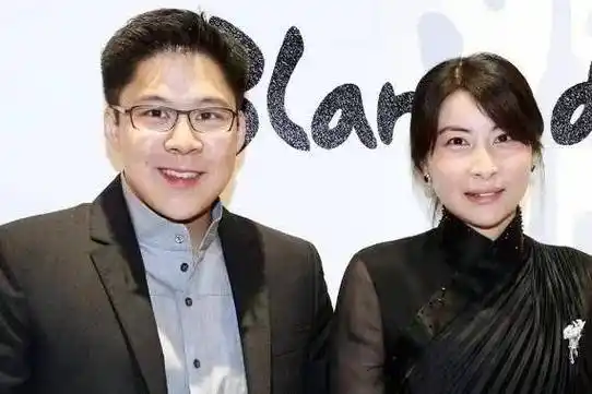 霸道总裁郭晶晶和小迷弟霍启刚的爱情_婚姻_成为了_香港