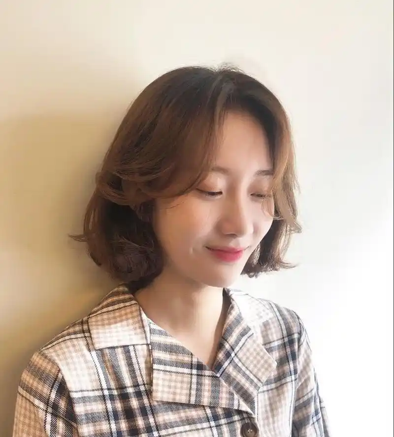 美到没朋友的短发气垫烫