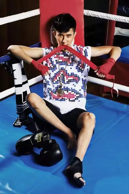 潮牌evisu明星同款:带你欣赏不同以往的于朦胧