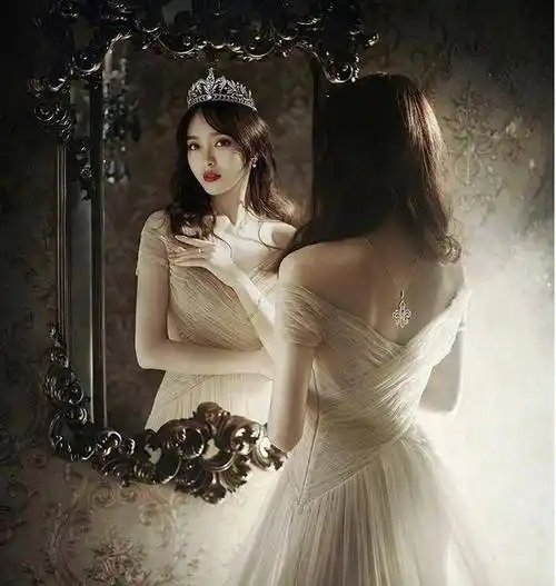 引人瞩目的是唐嫣的伴娘团成员包括刘亦菲,张靓颖,陈玉琪,吕一及东方