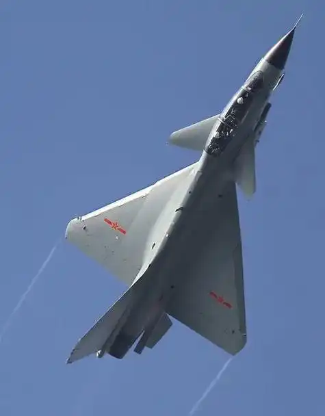 歼十.歼-10(猛龙)战斗机(英语:j-10,绰号:猛龙,英 - 抖音