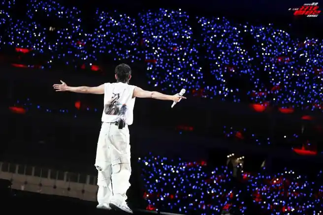 张杰未live开往1982巡回演唱会