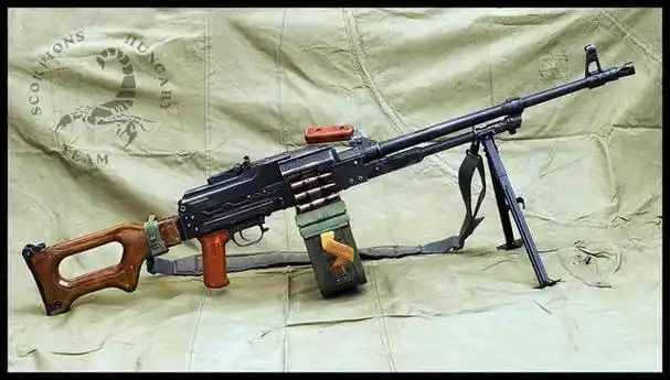 因此,现代军队也将重机枪列为最重要的武器之一.