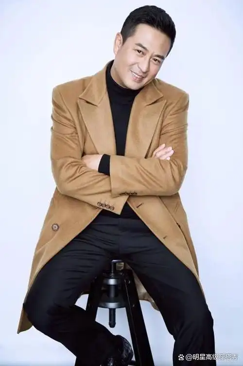 四位男明星从"相貌普通"到"魅力四射"的逆袭,年纪越大越帅气