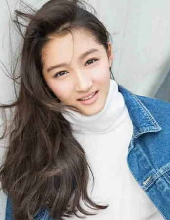 13岁的关晓彤 原来时间是检验美貌的唯一标准!