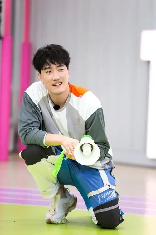 芒果tv小巨人运动会今日开播陈立农跳高惊呆刘翔