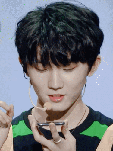 内娱顶级挑眉杀##马嘉祺上综艺也要等一下