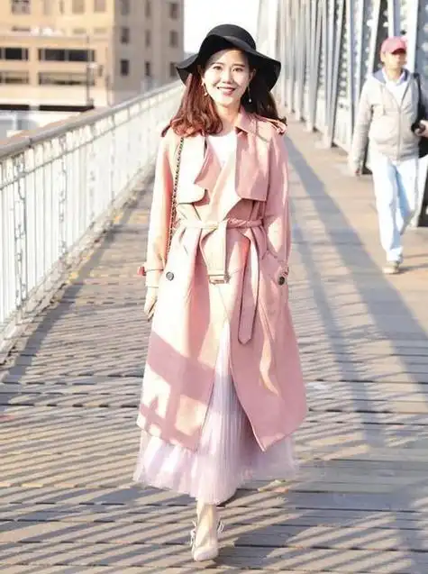 裙子搭配粉色鞋子具有增益效果黑蝴蝶结配粉色连衣裙蝴蝶结连衣裙如果