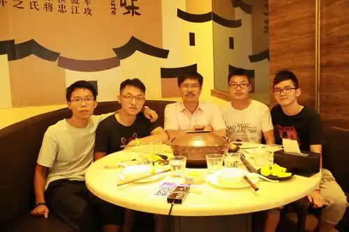 暑假奋战团队聚餐看电影