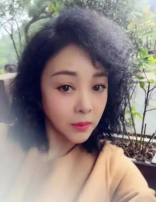 梁丽先后出演了《水浒传》,《惹是生非》,《神医喜来乐》等等诸多大剧