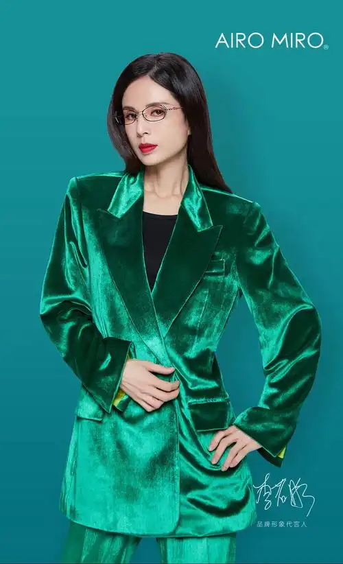 李若彤最新代言的一组眼镜广告,好cool哦