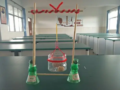 2020年春季新吴学校少年宫物理兴趣小组"自制教具 变废为宝"活动纪实