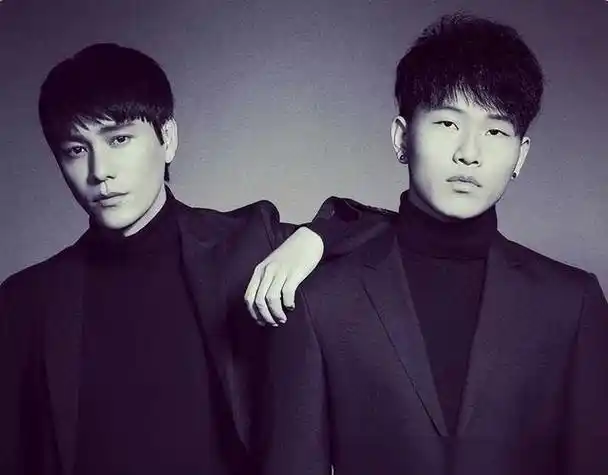 陈坤的儿子已成年,容貌开始显现母亲的基因,像谁可以