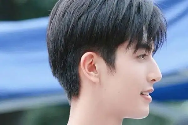 15岁青少年剪什么发型