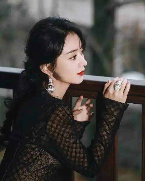 赵丽颖20210228微博之夜年度实力演员